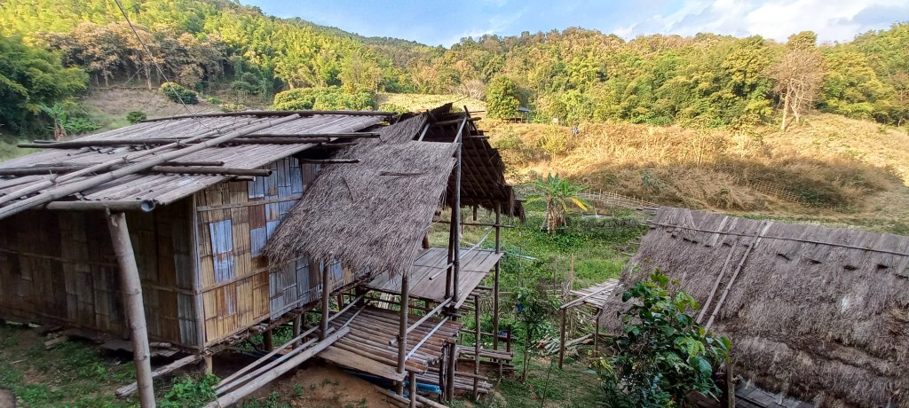 guide trekking chiang rai thailand off the beaten tracks english mountain hilltribe 3 days 2 nights
