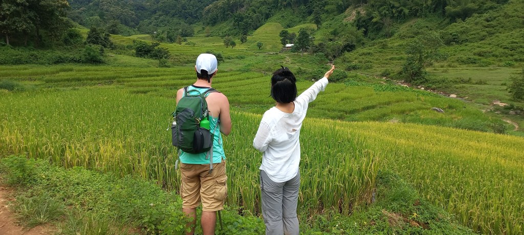 guide trekking chiang rai thailand off the beaten tracks english mountain hilltribe 3 days 2 nights