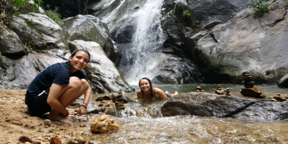 guide trekking chiang rai thailand off the beaten tracks english mountain hilltribe